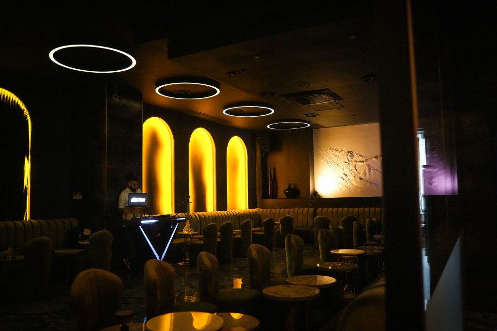 ghost-brussels-chicha-bar-cafe-branche-cocktail-dj-ambiance-bruxelles-centre-louise-ixelles00010